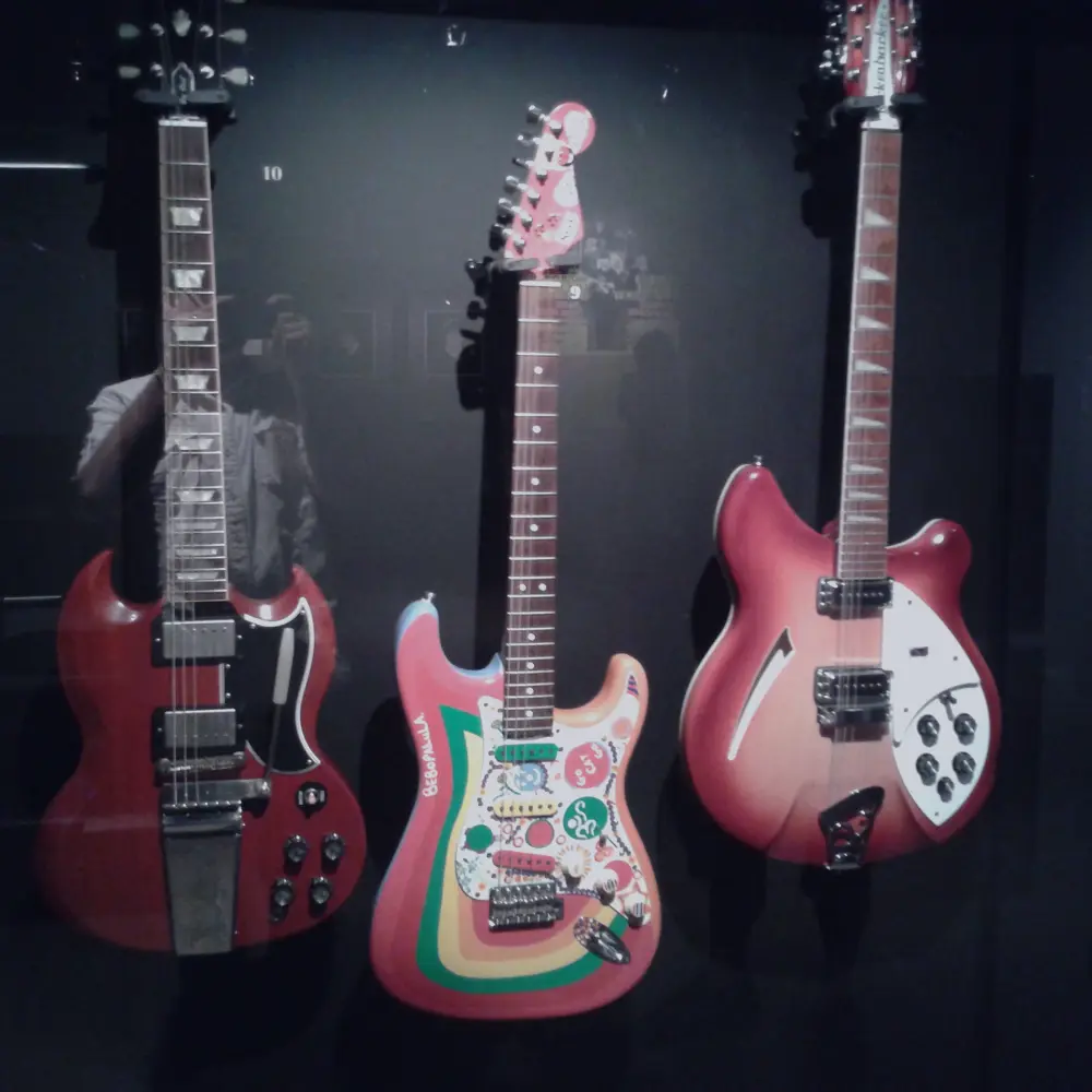 Couverture Guitar Social Club du morceau While My Guitar Gently Weeps - The Beatles