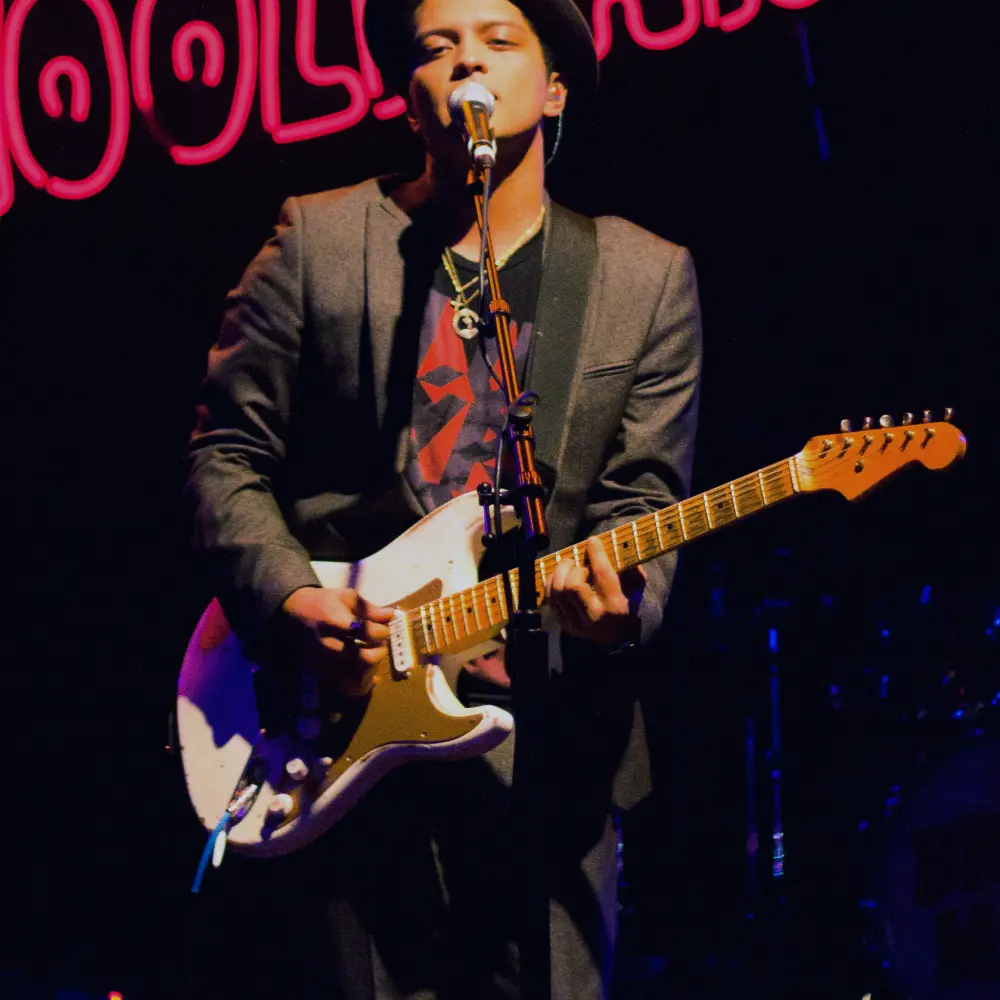 Couverture Guitar Social Club du morceau Lazy Song - Bruno Mars